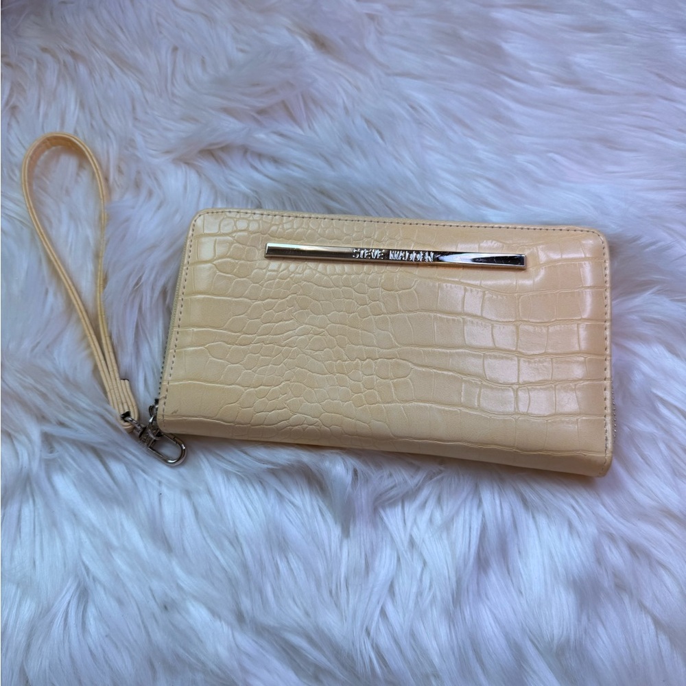 Steve Madden Yellow crocodile embossed wristlet